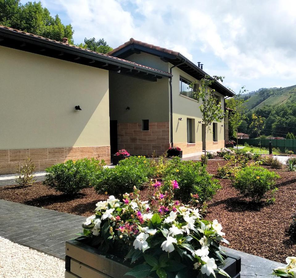 Appartement Complejo Turístico Les Cotolles à Onís Extérieur photo